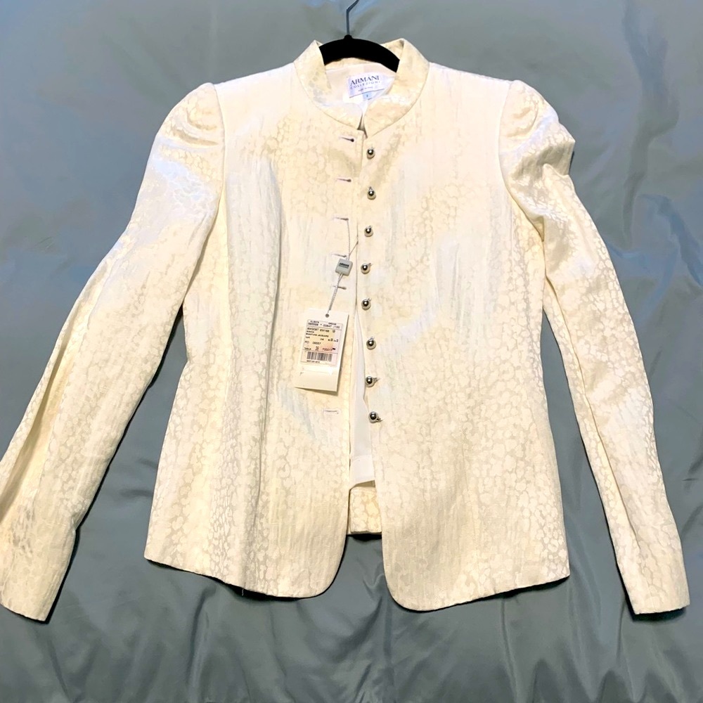 Stunning Armani Blazer in off white color